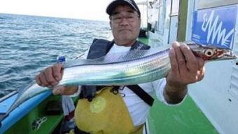 渔民演戏吃瓜图片,渔村生活趣味盎然