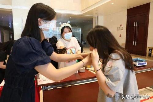 越南表妹吃瓜事件,揭秘网络谣言背后的真相