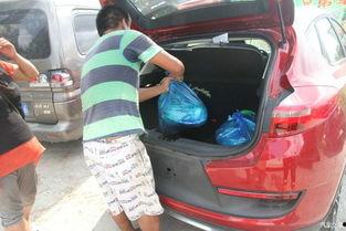 吃瓜群众提车图片高清